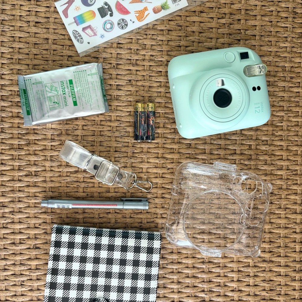Mint Instant Camera with Accessories